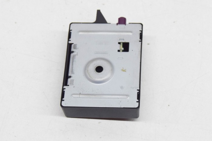 Amplificator de antena BMW 1 F20 2013 OEM: 10859410,9230911 12206749