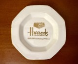 FARFURIOARA DIN PORTELAN FIN ENGLEZESC- WEDGWOOD- HARRODS KNIGHTBRIDGE D13,5CM