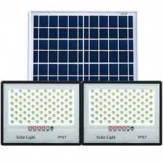 Set 2 proiectoare LED cu Panou Solar Flippy, Senzor de miscare, Telecomanda, Waterproof, 200 LED-uri incorporate, 65W, 24x18 cm, IP67, Design Modern,