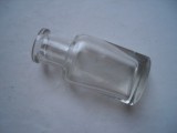 Mica sticluta veche transparenta, circa 10 ml, impecabila