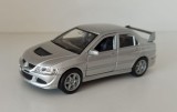 Macheta Mitsubishi Lancer Evo 8 2003 silver - Welly 1/36, 1:32