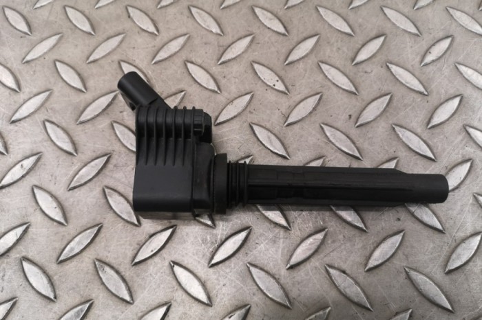 Bobina de inducție de &icirc;naltă tensiune VW GOLF VII 5G1, BQ1, BE1, BE2 2017 OEM: 06K905110K,06K905199A 28486723