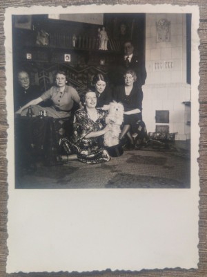 Fotografie de grup cu catel foto