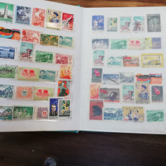 Clasor timbre Vietnam,18 pagini, 530 buc, stampilate, anii 1950/1980, deparaiate