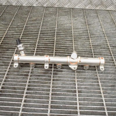 Rampa de combustibil dreapta AUDI Q5 FY 2017 OEM: 06M133316L 10588384 foto