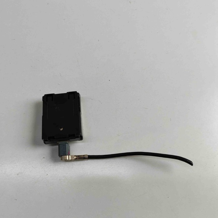 Amplificator de antena VW TAYRON R41 2024 OEM: 5H0035510
