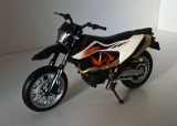 Macheta motocicleta KTM 690 SMC R - Maisto 1/18