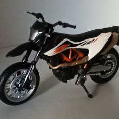 Macheta motocicleta KTM 690 SMC R - Maisto 1/18