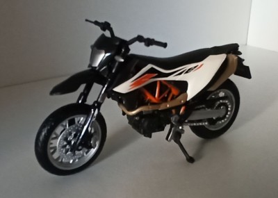 Macheta motocicleta KTM 690 SMC R - Maisto 1/18 foto