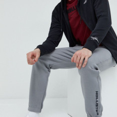 Hollister Co. pantaloni de trening barbati, culoarea gri, neted