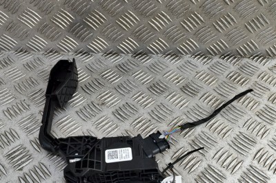 Pedala de accelerație AUDI Q8 E-TRON Sportback 2024 OEM: 4KR723523B 31158392 foto