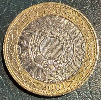 REGINA ELIZABETH II MONEDA TWO POUNDS 2001 (STANDING ON THE SHOULDERS OF GIANTS)/ BIMETAL CU-NI si BRONZ/ 12 g./ 28,4 mm./SE VINDE MONEDA DIN IMAGINI! foto