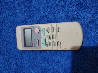 Telecomanda aer conditionat / telecomenzi aer conditionat ORIGINALE, FUNAI , stare foarte buna, perfect functionala !! foto