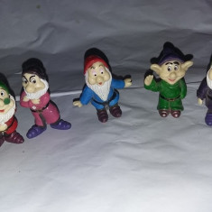 jucarii vintage,lot 5 Figurine PITICI plastic,6,2 cm,stare foto,T.GRATUIT