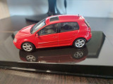 Macheta VOLKSWAGEN ( VW ) GOLF 5 2004 - Autoart, scara 1/43, noua.