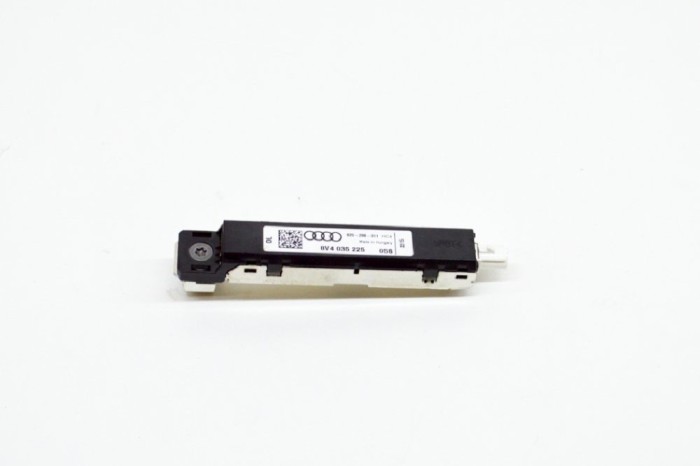 Amplificator de antena AUDI A3 8V1, 8VK 2015 OEM: 8V4035225,920-286-311 | 11510302