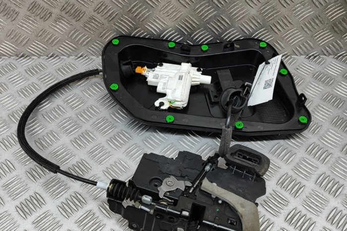 &Icirc;ncuietoare ușă dreapta spate AUDI E-TRON GEN 2019 OEM: 4K0839016R,4KE839104,4N0837060 28465639