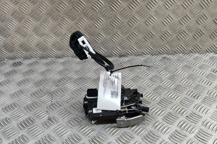 &Icirc;ncuietoare ușă dreapta față FORD KUGA III DFK 2025 OEM: PV4B-S264A26-DB | 31456542