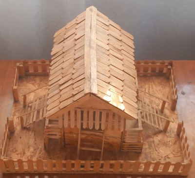 Macheta , casa , dimensiuni (40*30*30) foto