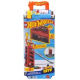 Set de joaca cu 2 masini, Hot Wheels, Mini Garage Speed&amp;Go Fire, JMJ54