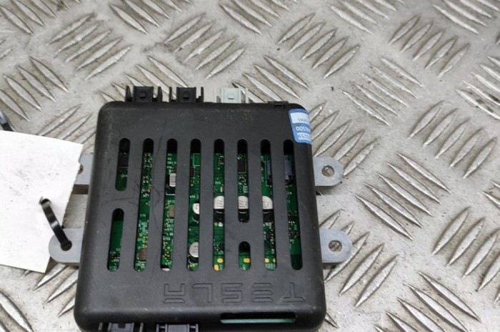 Alt modul de control TESLA MODEL X 2018 OEM: 1042829-00-F 30386355