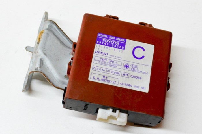 Alt modul de control LEXUS LS _F2_ 1998 OEM: 151300-8102,89741-50320 | 14252261