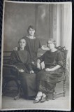 Fotografie tip Carte Postala, Trei femei, trei generatii, perioada interbelica