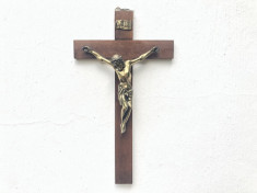 Cruce veche ,crucifix din lemn,cu Isus metalic rastignit,dimensiuni mari foto