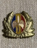 &Icirc;nsemn de coifura/cuc ofițer aviație după 1990 stare foarte bună