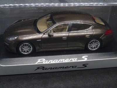 Macheta Porsche Panamera S Minichamps 1:43 foto