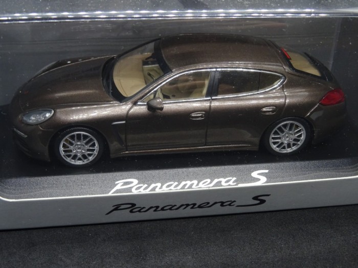 Macheta Porsche Panamera S Minichamps 1:43