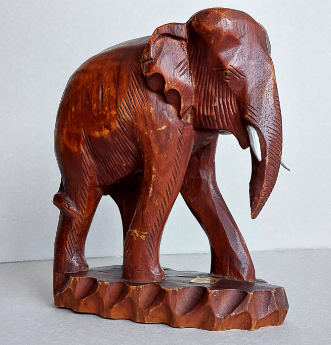 Elefant - sculptura cu postament in lemn de tec baituit thailandez, 21x19cm