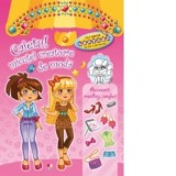 Caietul micutei creatoare de moda. Machiaj, coafuri (roz)
