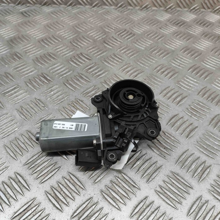 Unitate soft close ușă st&acirc;nga față AUDI A8 D4 4H_ 2011 OEM: 4F0837059