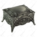 Caseta pentru bijuterii din metal cu capac si picioare inalte &ndash; Elegant Metal