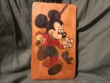 Pirogravura pentru perete in stil retro perioada comunista realizata manual personaj desene animate Mickey Mouse la pescuit !