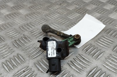 Senzor de nivel &amp;icirc;nălțime dreapta spate VW TOUAREG 7P5 2011 OEM: 7P0616571 | 23019760 foto