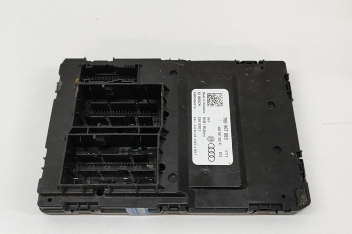 Modul de confort VW TOUAREG CR7 2023 OEM: 760907063,4N0907063AE,F005V04215 30908181