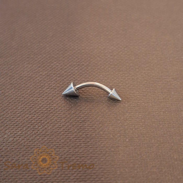 Piercing Titan Asimetric cu Sageti