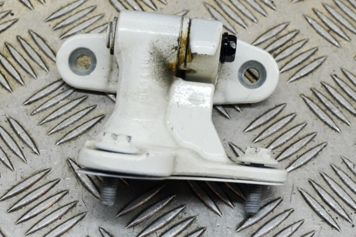 Balama ușă dreapta spate MERCEDES-BENZ A W176 2016 OEM: A046572 13547934