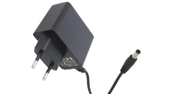 T&aacute;pegys&eacute;g POS POSC09150A, POSC09150A 9V/1.5A/13W, adapter czarny, gniazdo AC:CEE 7/16. wtyk 2.1x5.5mm prosty