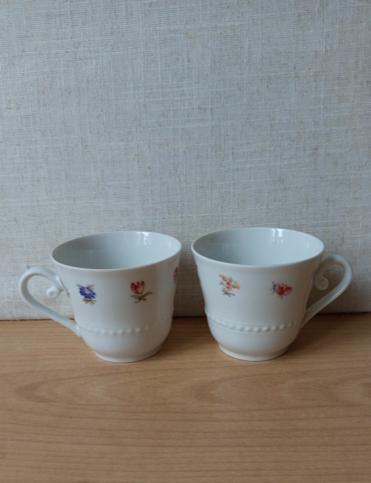 Lot 2 cesti portelan fin pentru ceai, cafea, II