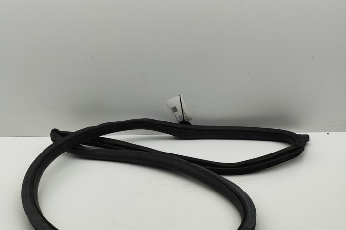 Garnitura ușă st&acirc;nga față AUDI E-TRON GT 2022 OEM: 9J1831721A | 30907820