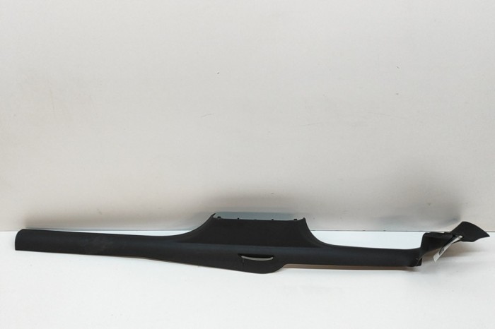 Ornament prag interior dreapta față SKODA OCTAVIA IV Combi NX5 2024 OEM: 5E3853372 | 29010842