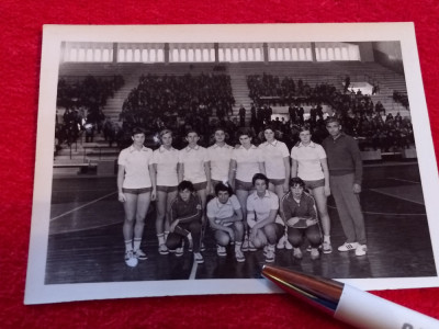 Foto-handbal Universitatea Timisoara inaintea meciului cu Roermond Olanda(`69) foto