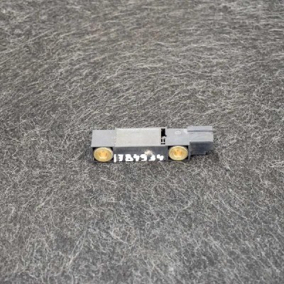 Senzor de impact dreapta spate VOLVO V70 II SW 2004 OEM: 8622365 1784934 foto