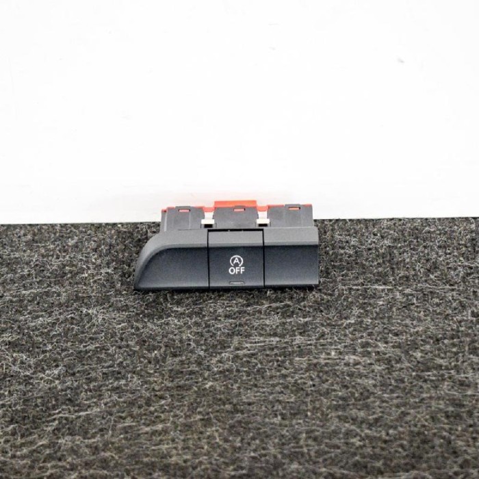 Comutator AUDI Q3 8U 2015 OEM: 8U0959673E | 3187894