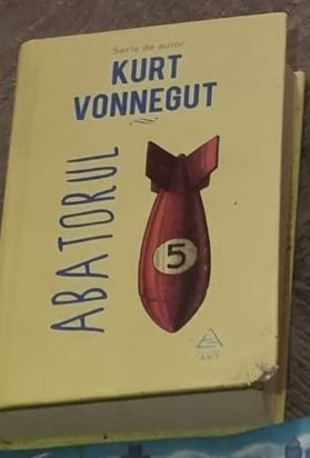 Kurt Vonnegut - Abatorul 5