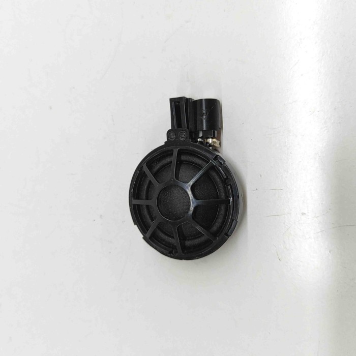 Difuzor ușă dreapta spate TESLA MODEL X 2020 OEM: 1004833-00-A 29812315