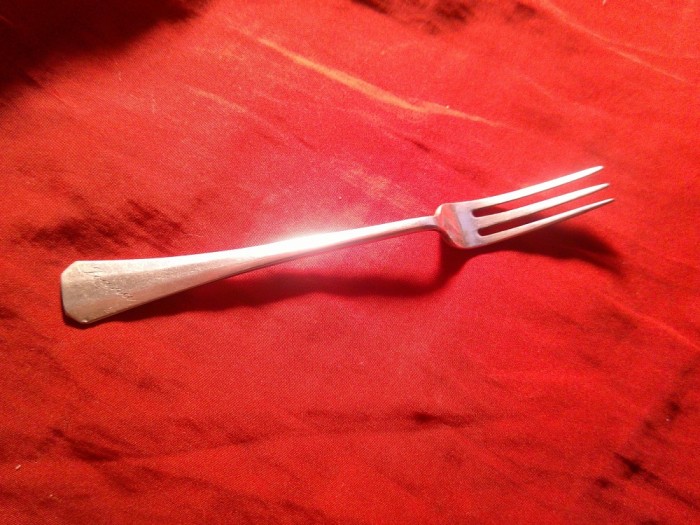 Furculita veche argint gravata Ioana , L=15cm , marcaje verso ,27,43g
